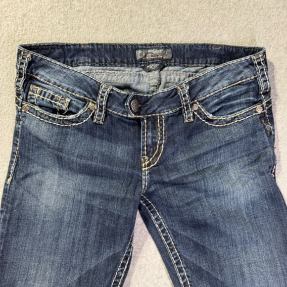 Silver Jeans Womens Tuesday 16 1/2 W32/L33 Medium Denim Wide Stitch Low Rise - Picture 5 of 9